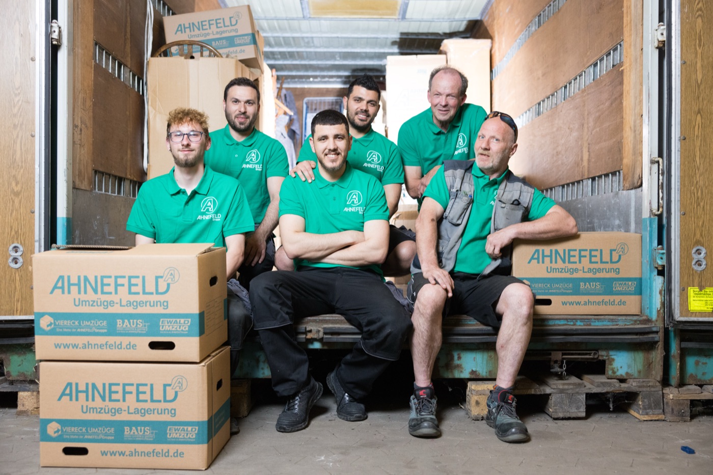 Mit erfahrenem Kollegen im LKW